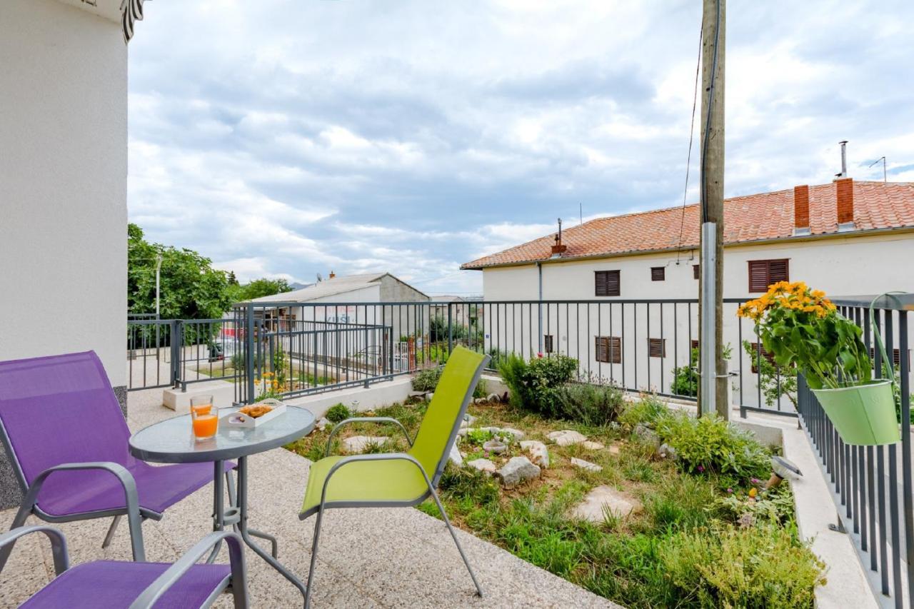Apartment Anamaris Solin Exterior photo