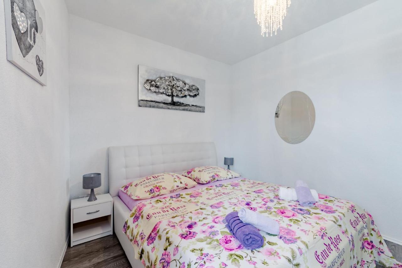 Apartment Anamaris Solin Exterior photo