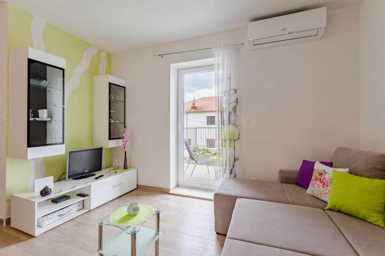 Apartment Anamaris Solin Exterior photo